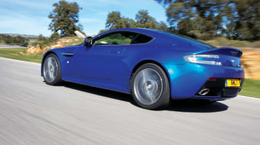 Aston Martin V8 Vantage S 